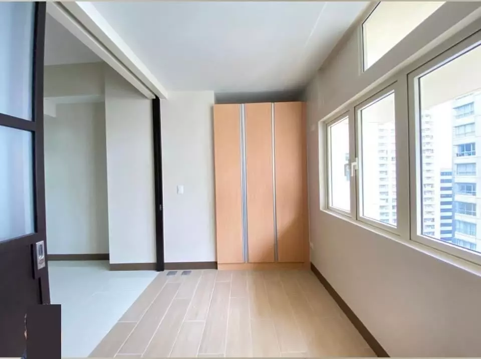 San Antonio Residence Makati Megaworld — 1 Bedroom in Iloilo City — Photo 5