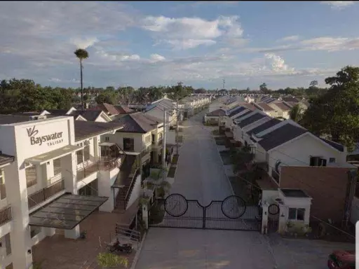 Bayswater townhouse for rent - photo 2