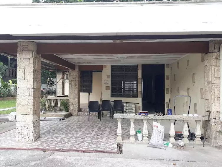 For rent Gated  5 bedrooms unfurnished house  with big parking space in Talamban cebu city near Ateneo De Cebu — Retirement House in Cebu City, Cebu, Philippines — Photo 7