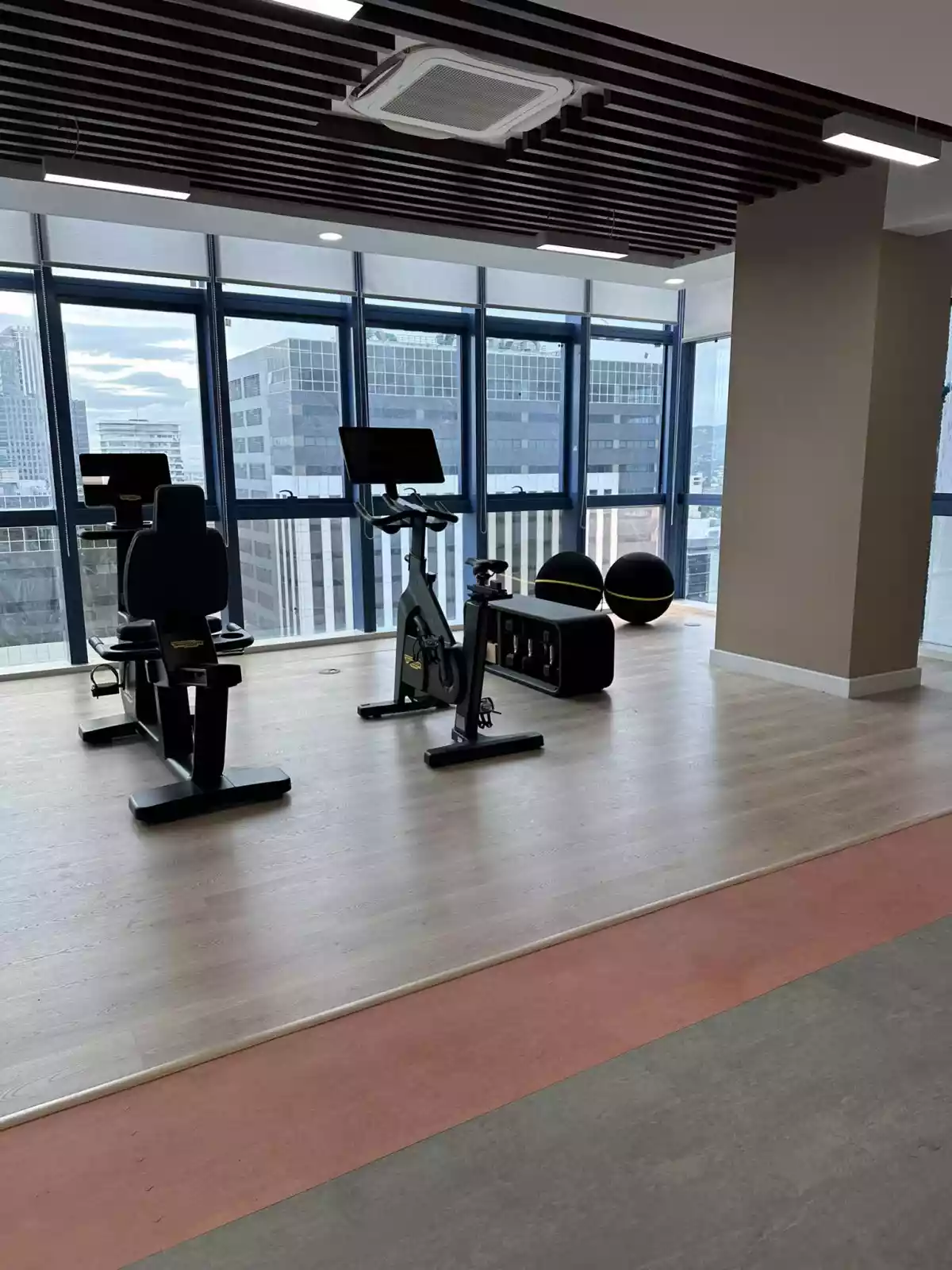 Open photo 11 of 13 — 1 BR FOR RENT