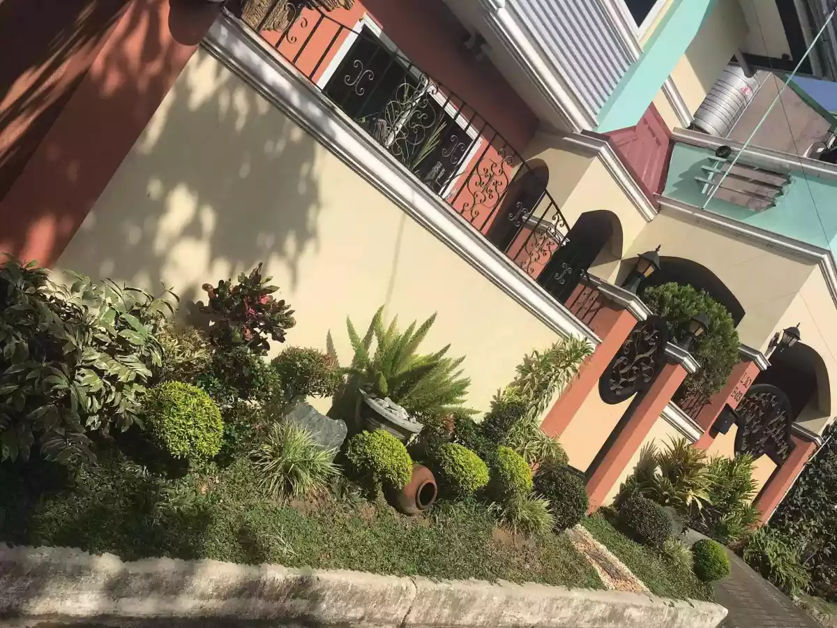 Ridgemont Executive village House & Lot for Sale  - photo 4