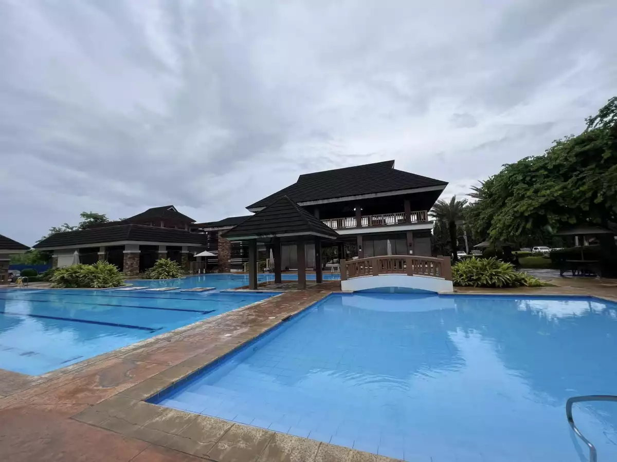 2 BEDROOM UNIT IN ONE OASIS CONDOMINIUM MABOLO — 2 Bedrooms in Pres. Magsaysay Street, Cebu City, Philippines — Photo 3