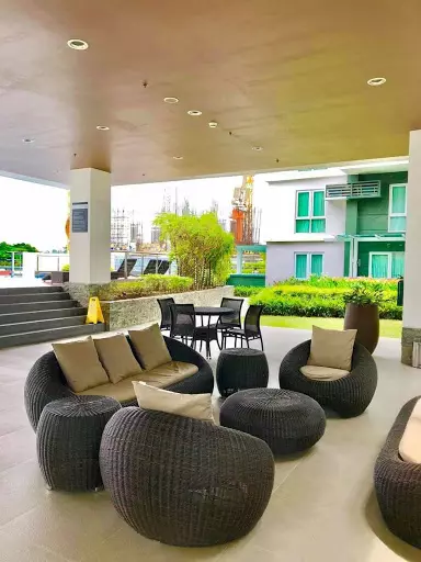 Open photo 180 of 223 — Abreeza Place Davao Studio for Rent facing Mall