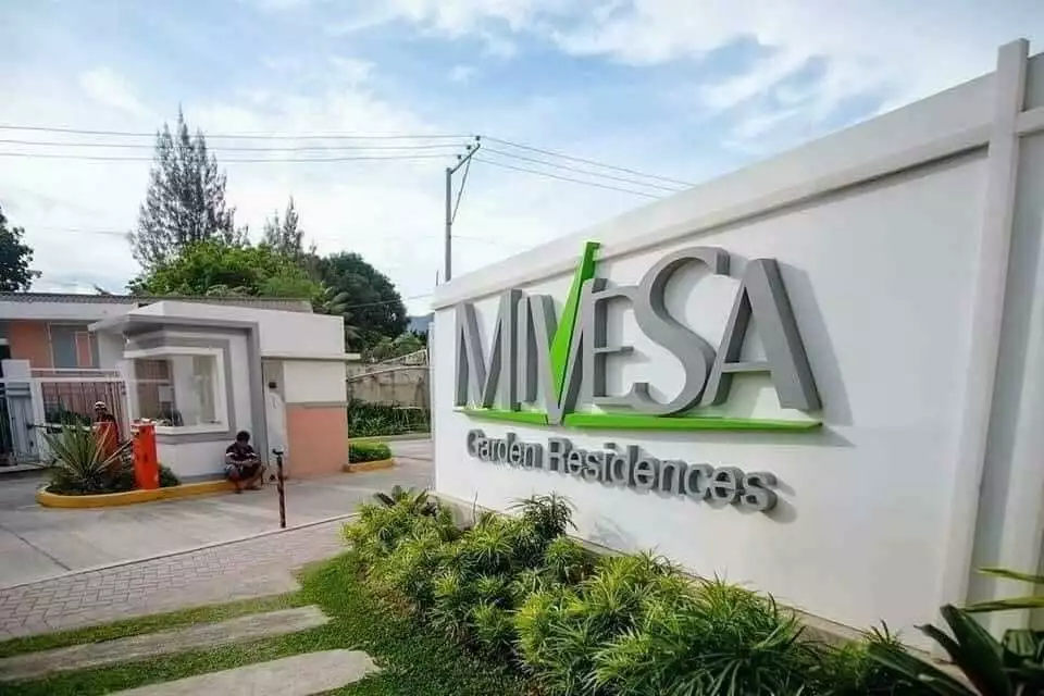 Rush Sale 1 Bedroom Condo Unit for Sale in Mivesa Garden Residences in Lahug, Cebu City — 1 Bedroom in Salinas Drive Extension, Cebu City, Philippines — Photo 2