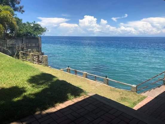 Beach property along the road — Beach House / Resort in Cebu, Philippines — Photo 3