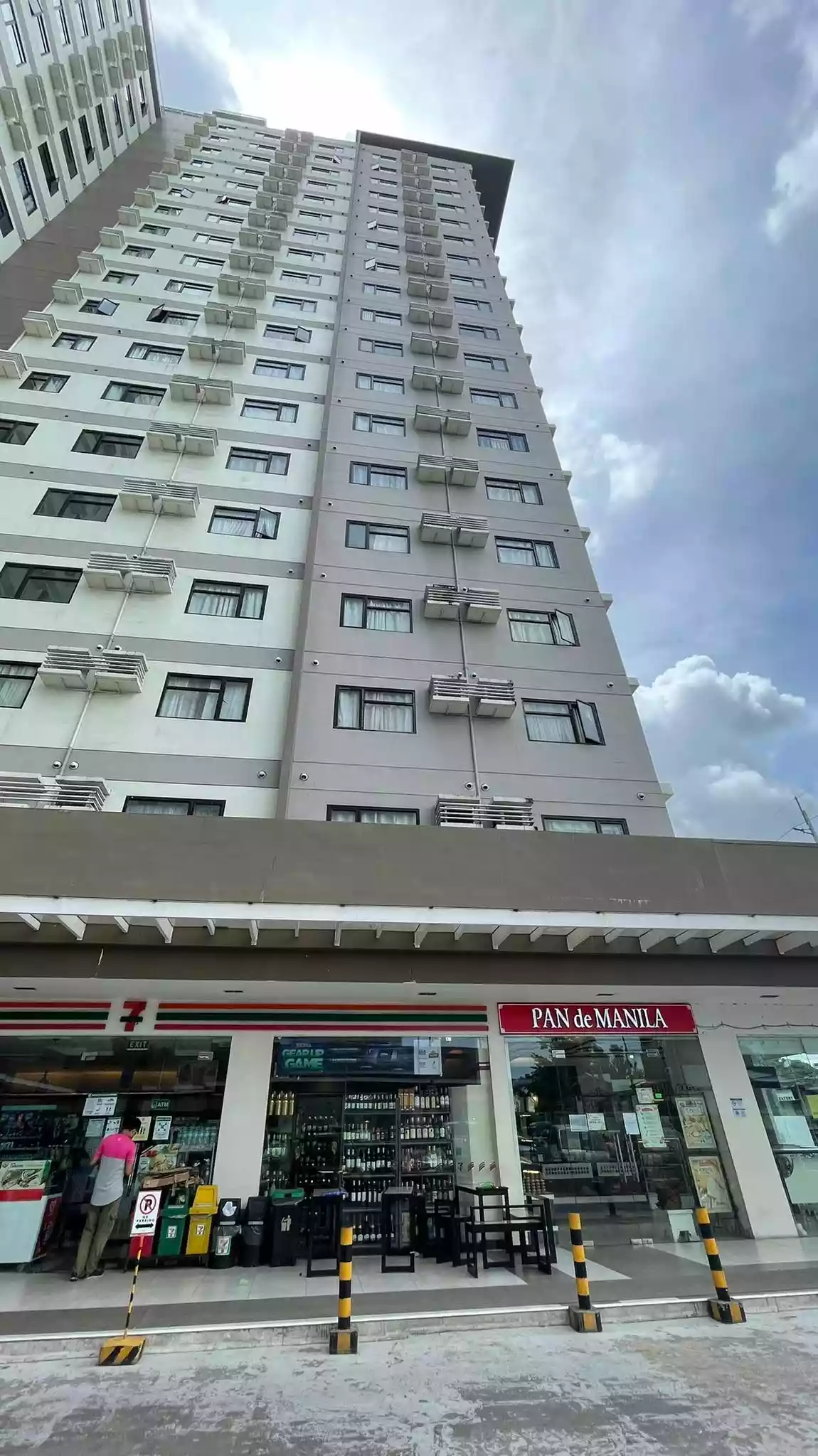 Open photo 19 of 21 — Semi-Furnished Studio Unit in Casa Mira Tower 2 Labangon For Rent @ 12K/Month 