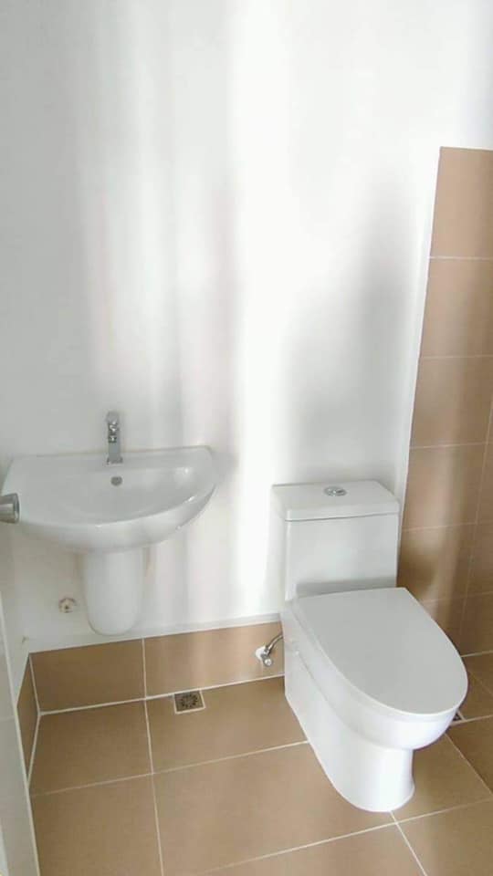 The Diamond Heights 2-storey House & Lot with Balcony & Fence - photo 7