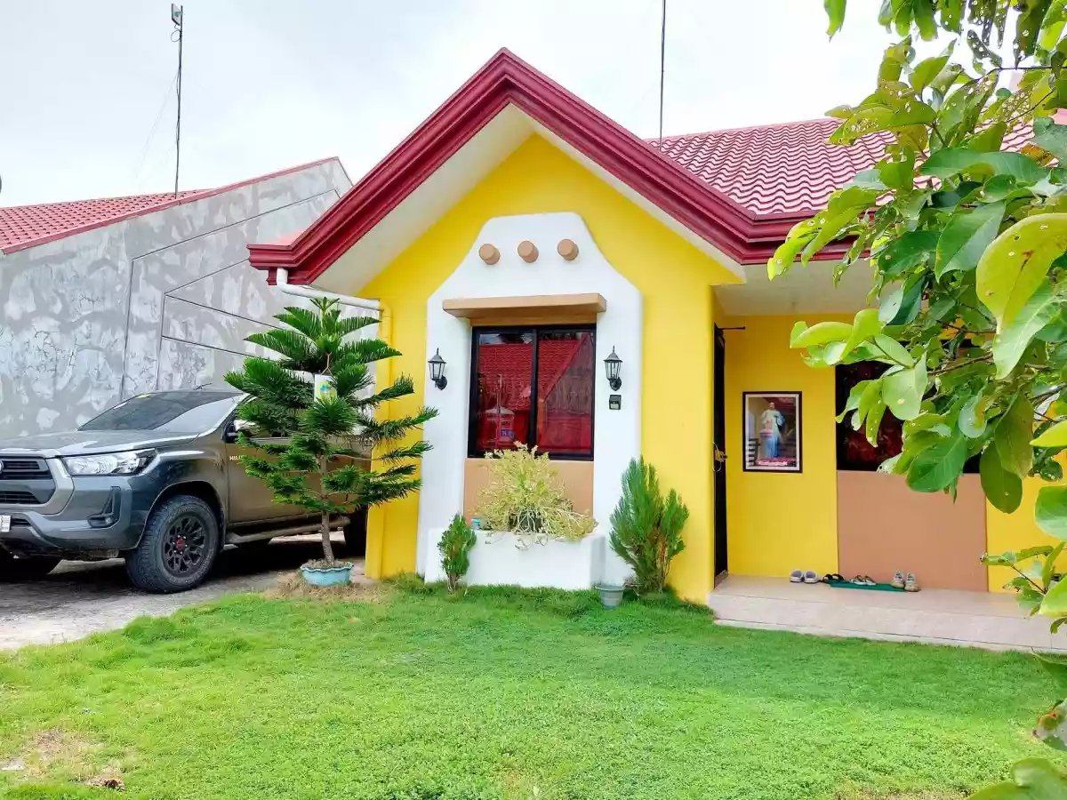 HOUSE AND LOT FOR SALE