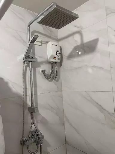 Open photo 108 of 118 — STUDIO FOR RENT IN MANDANI BAY!