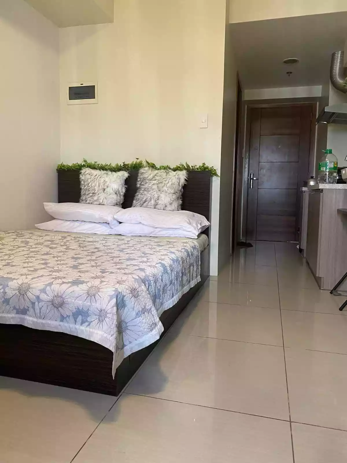 FULLY FURNISHED STUDIO UNIT AT HORIZONS 101 — Studio in Cogon Ramos, Cebu City, Cebu — Photo 4