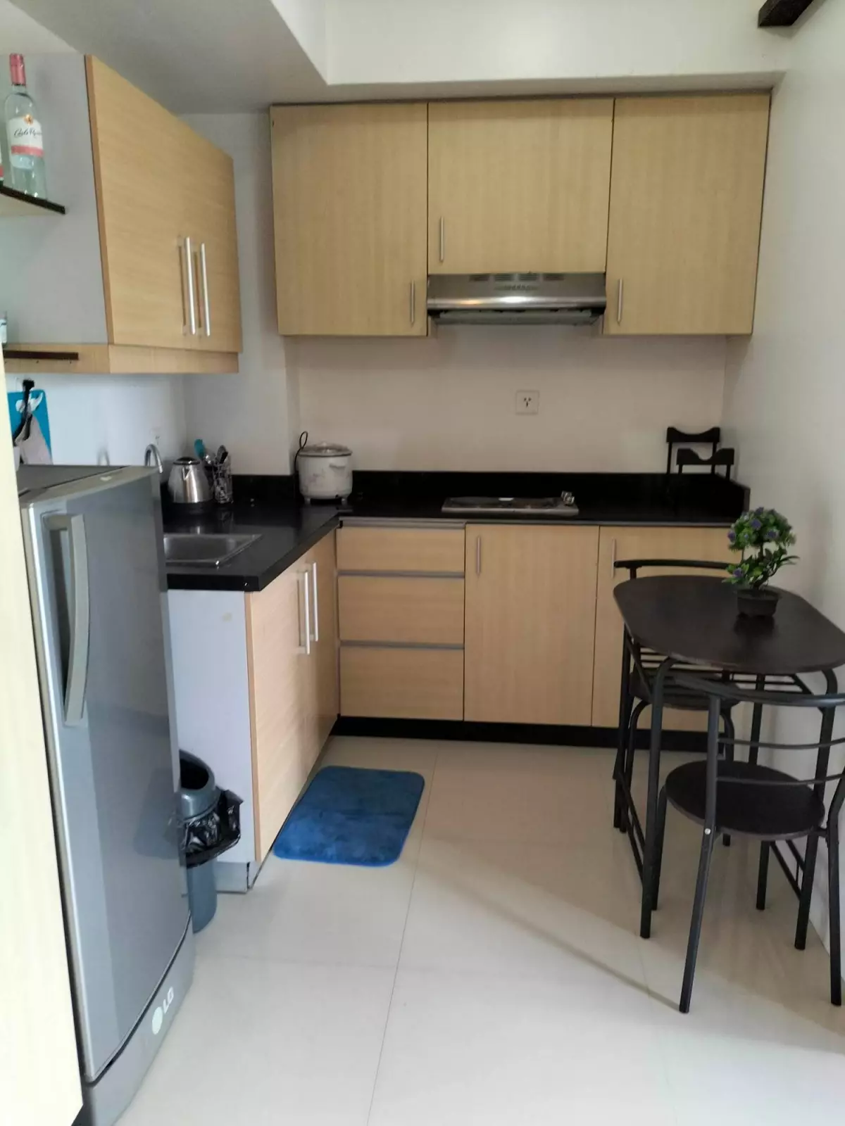 Lot 8 !Bedroom Condo Fully Furnished - photo 6