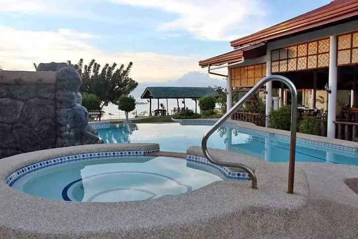 Beach Resort in Moalboal for Sale — Beach House / Resort in Cebu, Philippines — Photo 2