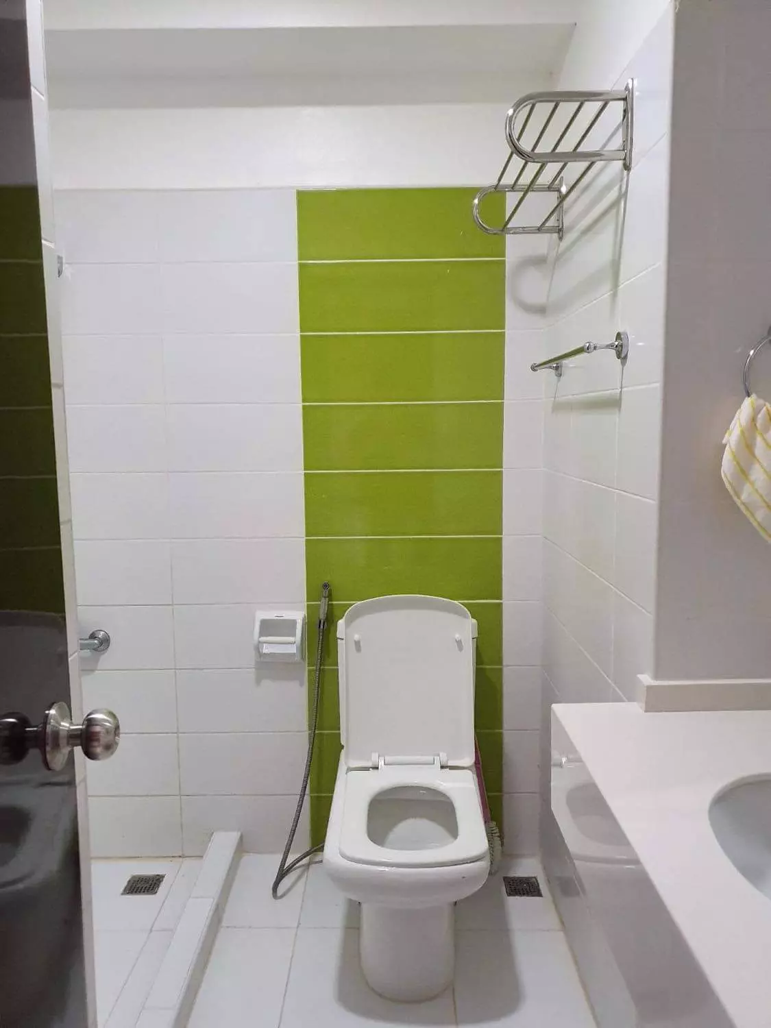 Studio Unit with balcony for RENT! — Studio in Hernan Cortes Street, Mandaue City, Central Visayas — Photo 6