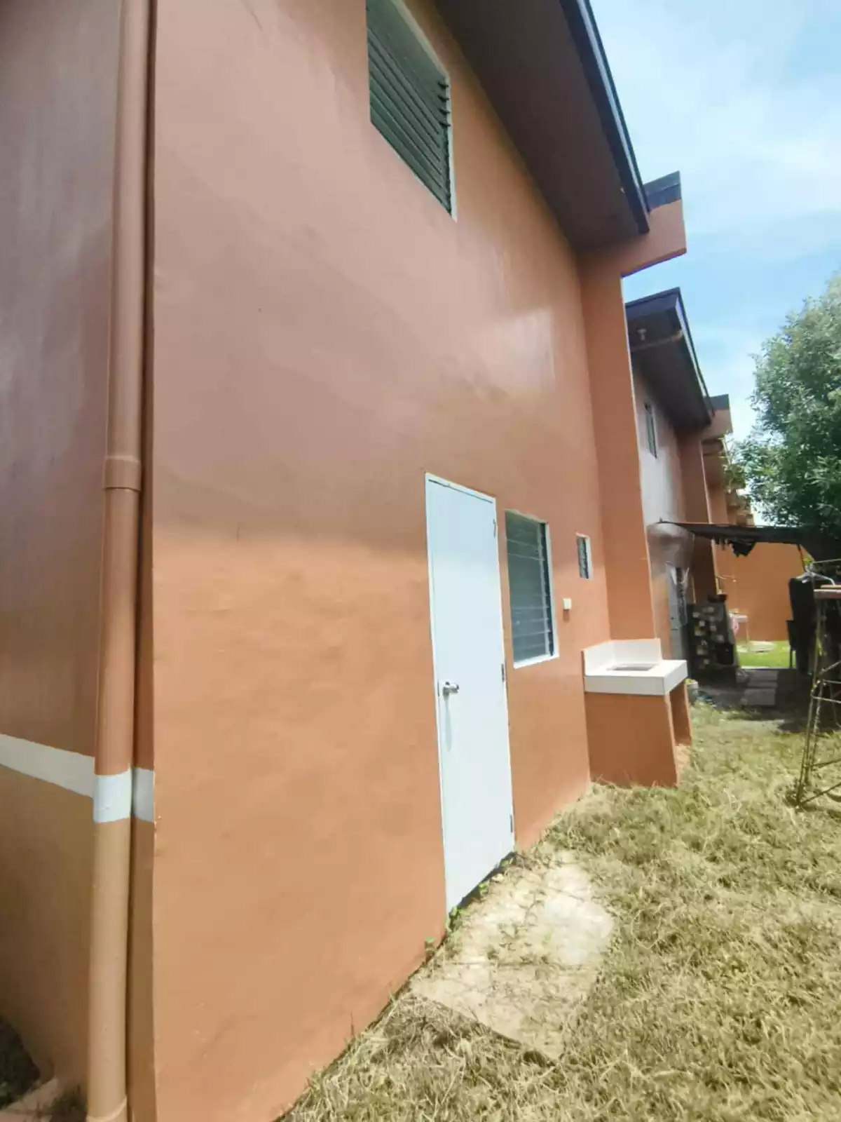 house and lot - photo 4