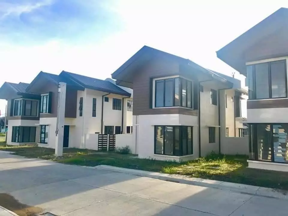 RUSH SALE 2STOREY NARRA PARK BRAND NEW CLEAN TITLE - photo 4
