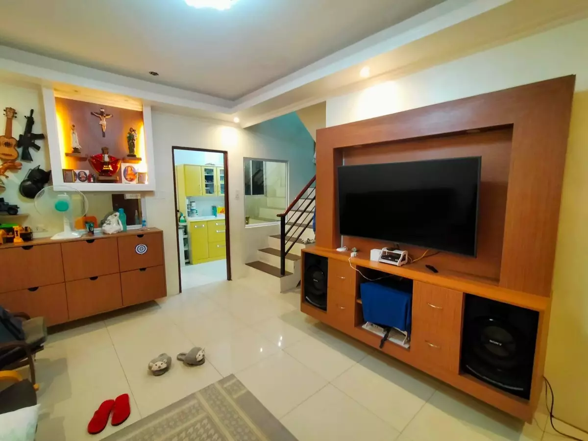 FOR ASSUME/SALE TOWNHOUSE IN VELMIRO HEIGHTS  - photo 2