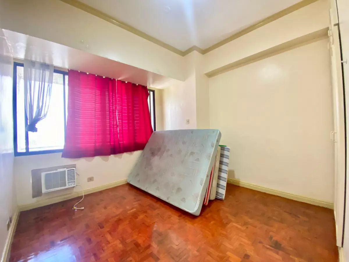 3BR CORNER UNIT FOR LEASE at Skyland Plaza Tower, Makati   - photo 6