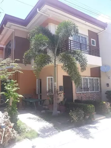 FOR SALE 2-STOREY DUPLEX HOUSE AND LOT IN MINGLANILLA 