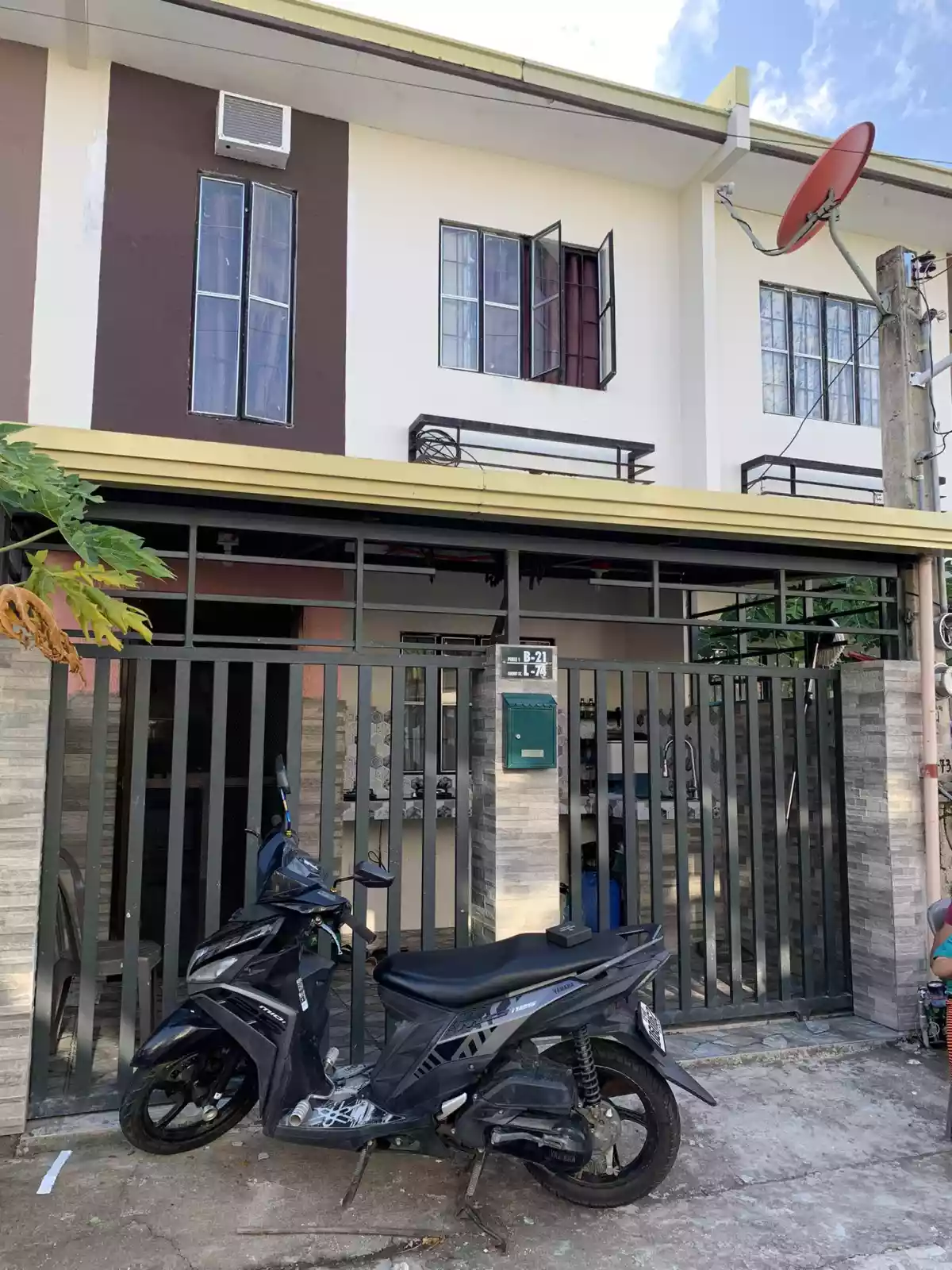 LUMINA BEAUTIFUL HOUSE — Townhouse in Bacolod, Negros Occidental, Philippines — Photo 2