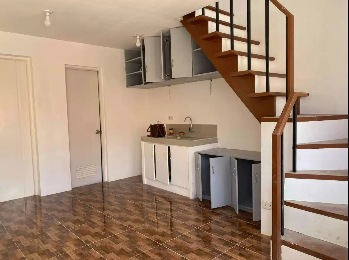 HOUSE AND LOT FOR SALE
