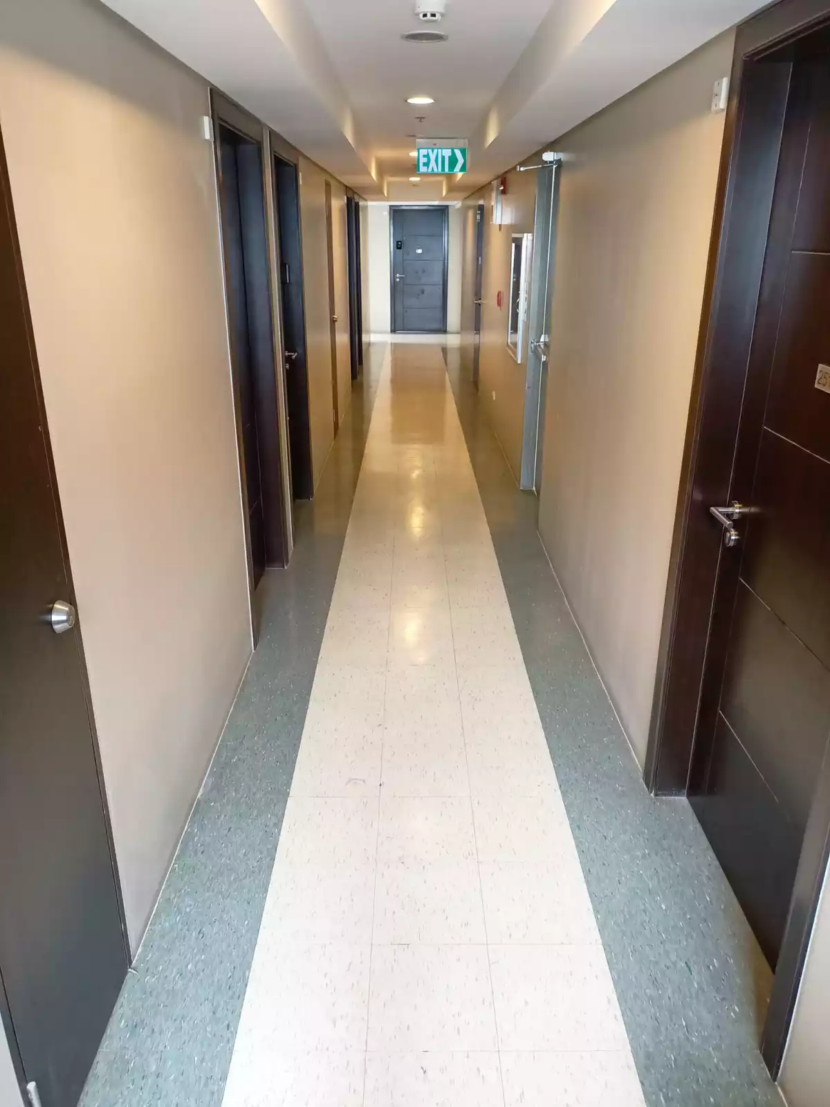 FOR SALE 2-BEDROOM UNIT AT THE CENTER OF DAVAO CITY — 2 Bedrooms in Poblacion District, Davao City, Davao del Sur — Photo 2