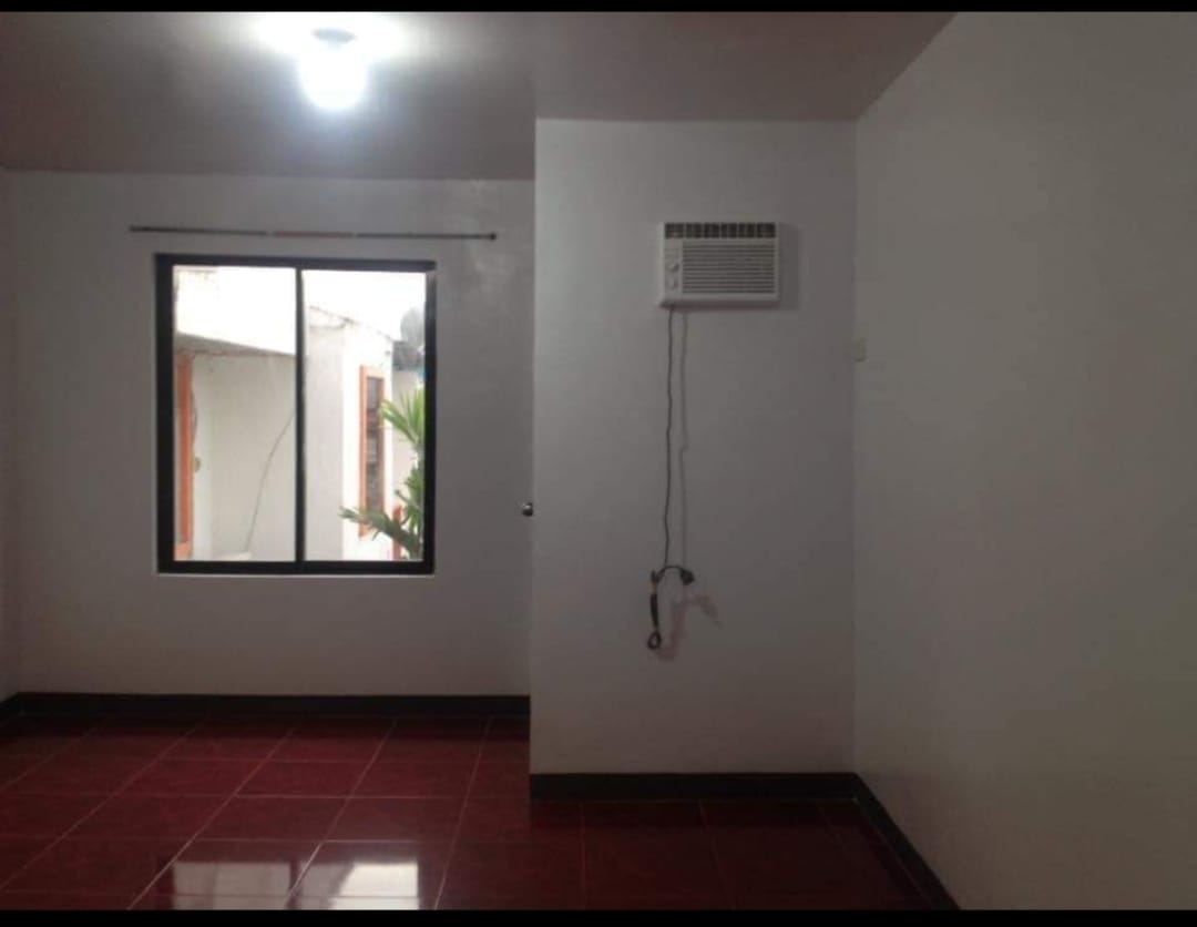 STUDIO UIT WITH BALCONY FOR RENT — Studio in Naya Road, Cebu City, Central Visayas — Photo 3