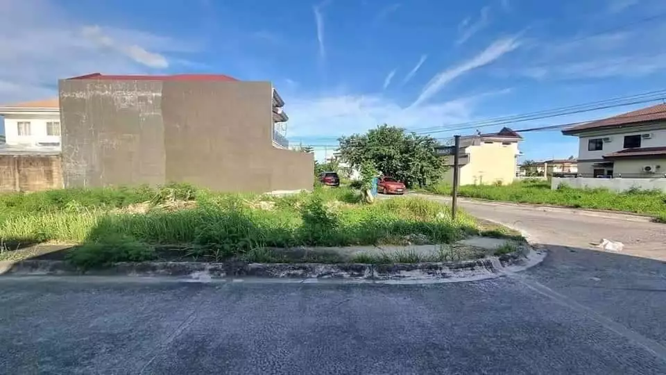 Corona Del Mar Corner Lot — Residential Lot in Talisay, Cebu, Philippines — Photo 4