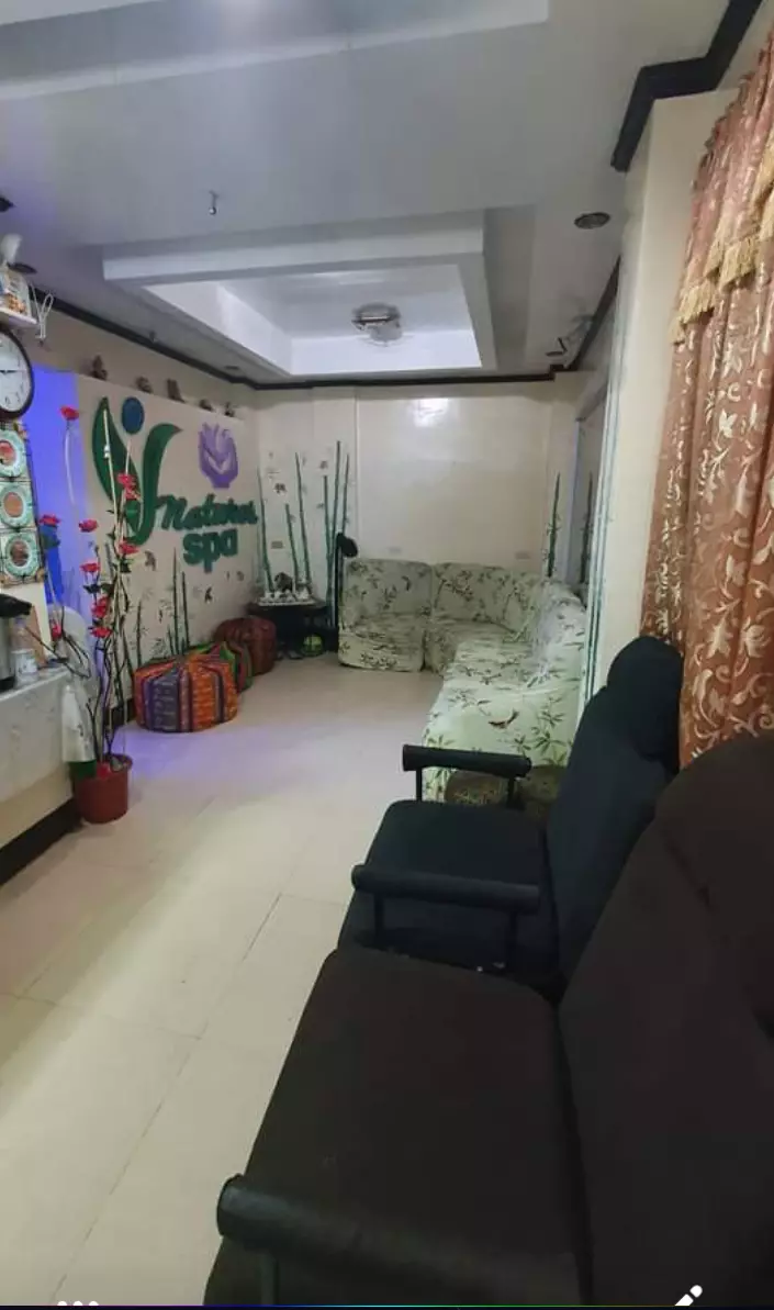 Commercial Space w/ Office and 4 Rooms - photo 2