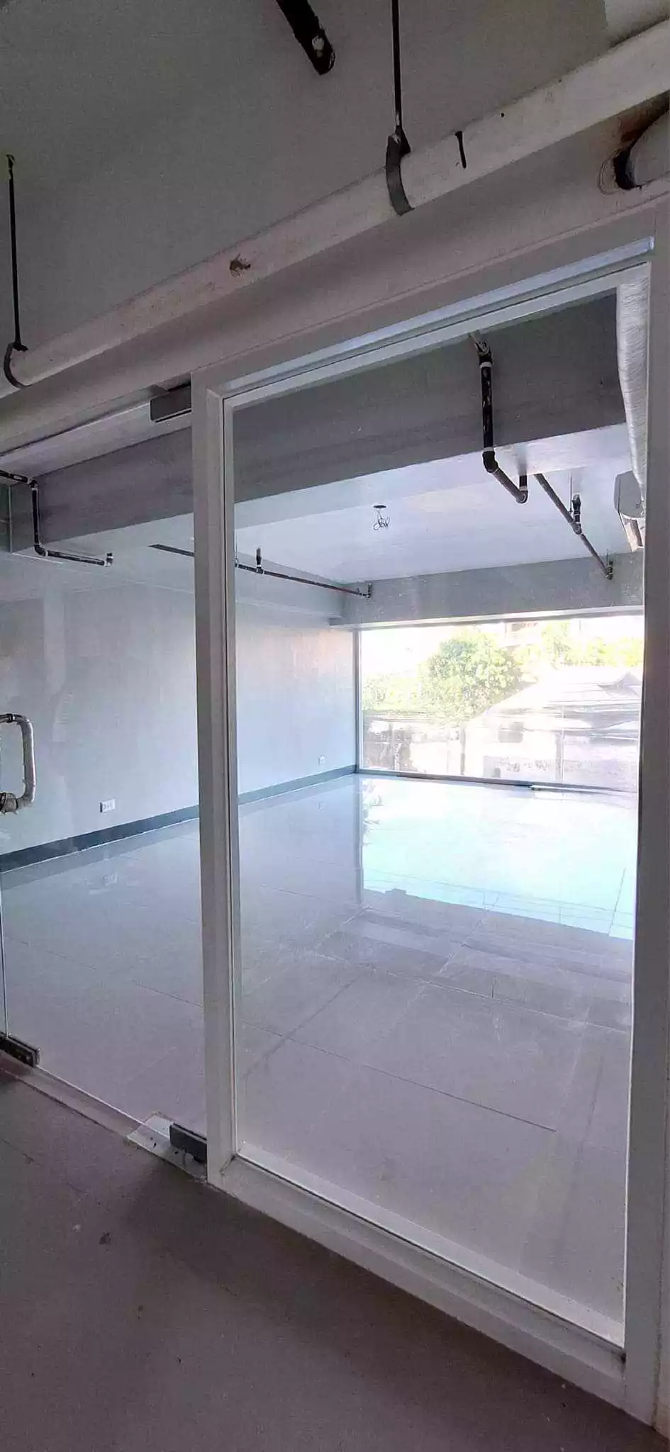 COMMERCIAL SPACE FOR RENT - photo 4