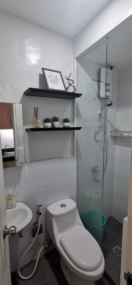 RUSH SALE 2BR FULLY FURNISHED CONDO UNIT NEAR ABS CBN QUEZON CITY - photo 6