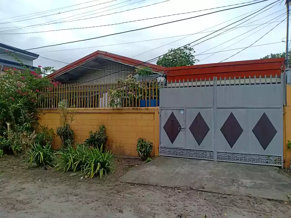 House and Lot at Toledo Subd. FOR SALE — House and Lot in General Santos City, South Cotabato, Philippines — Photo 6