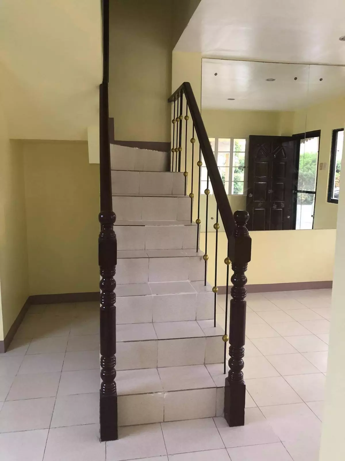 Open photo 15 of 20 — Beautiful 2-Storey Duplex For Sale
