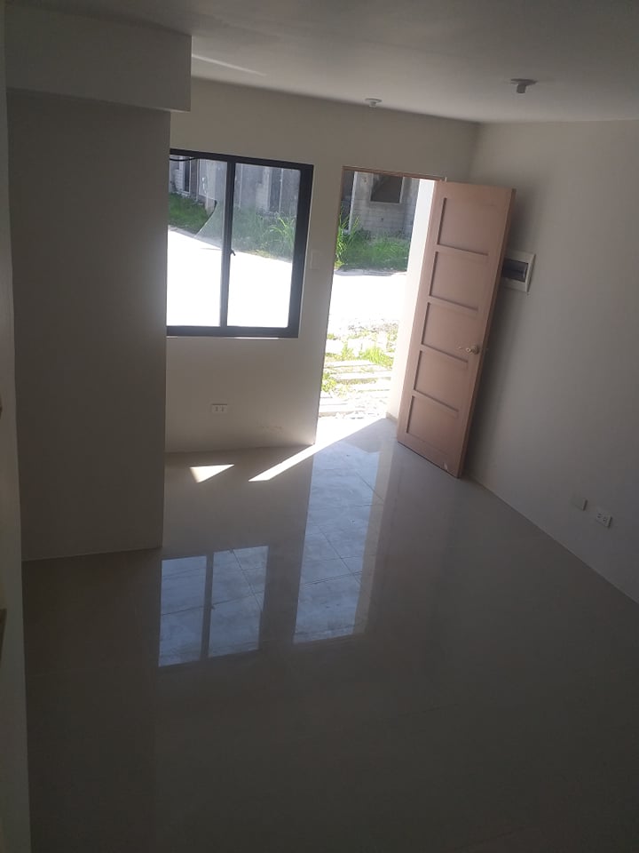 For Assume Casa Mira South Townhouse B — Townhouse in City of Naga, Cebu, Philippines — Photo 5
