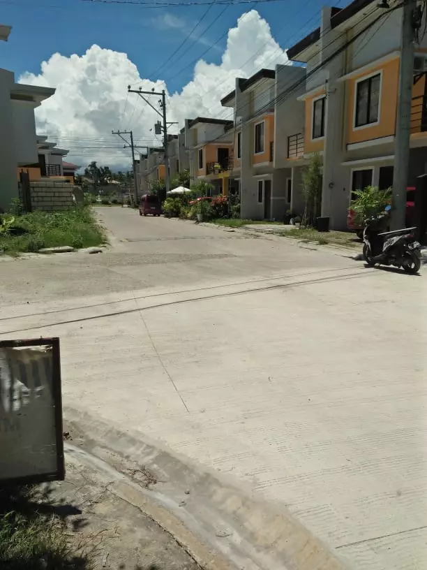 House and Lot For Sale Fully Furnished unit in Jugan Consolacion - photo 2