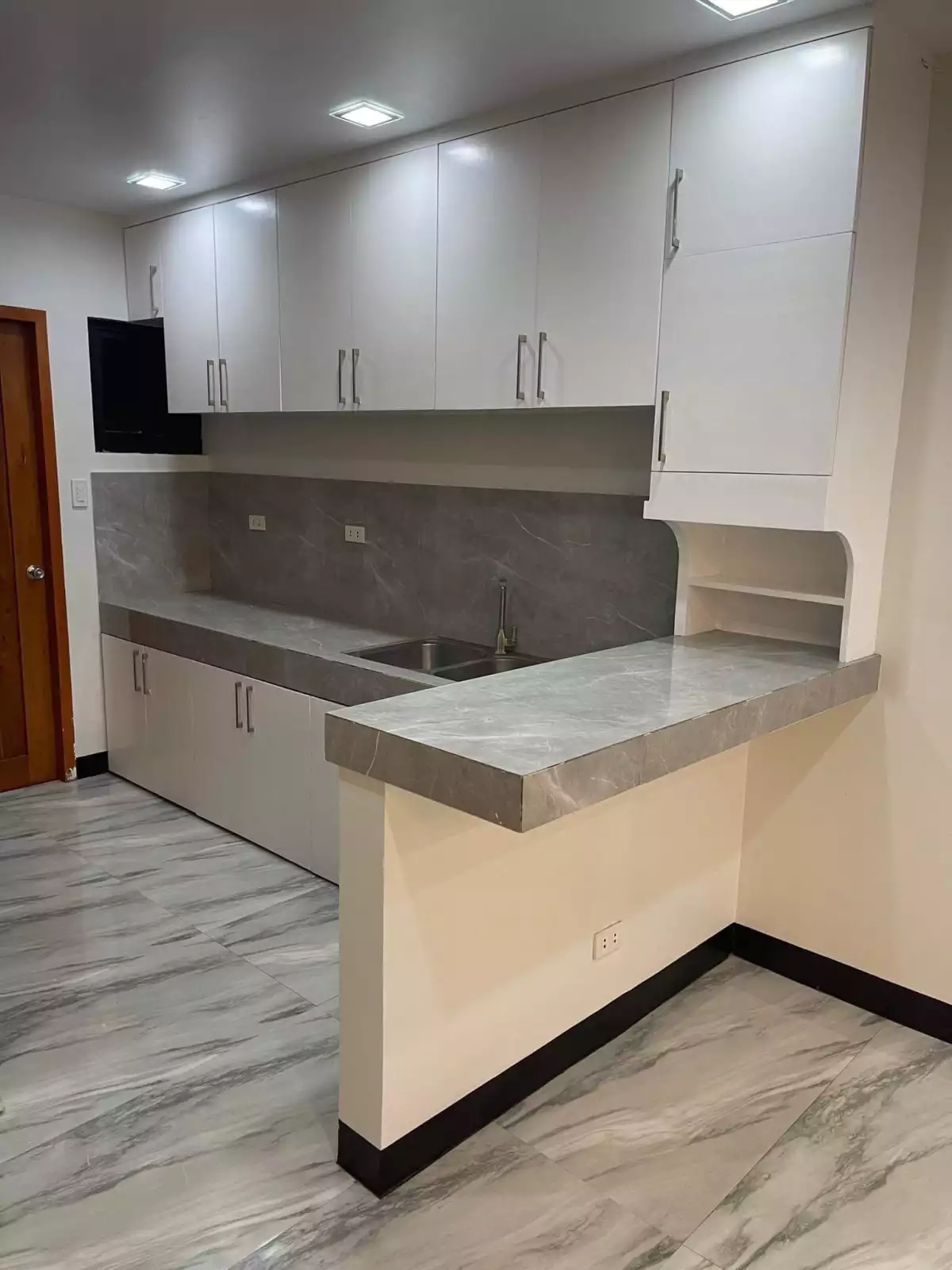 EXCLUSIVE SUBDIVISION — House and Lot in Multinational Avenue, Parañaque, Metro Manila — Photo 4