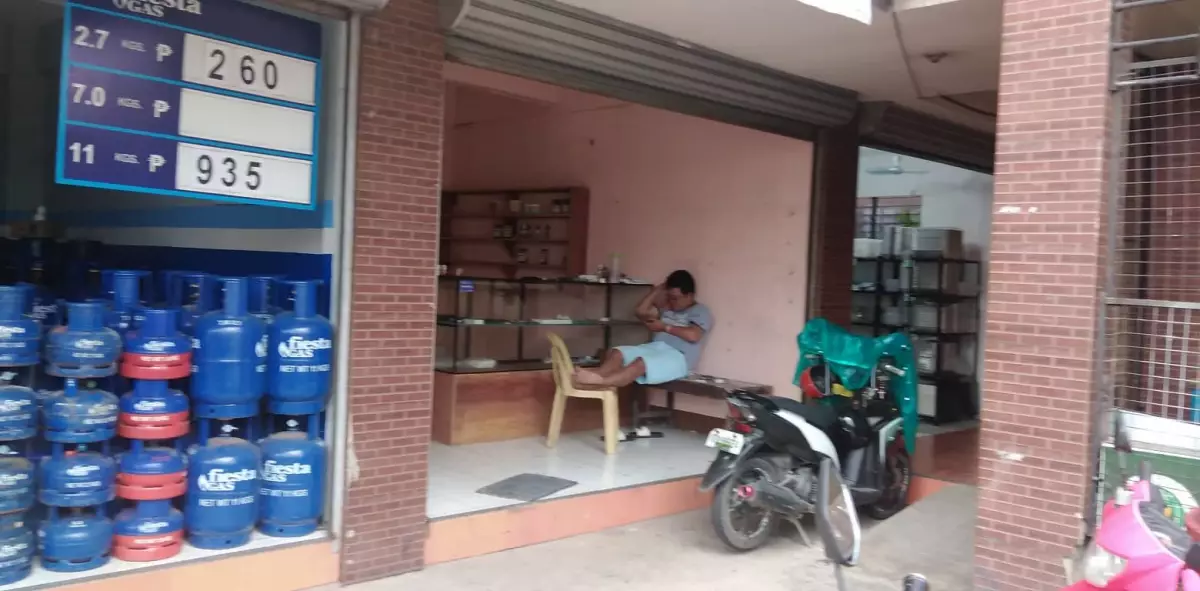 3 STOREY  COMMERIAL BUILDING — Building in Mandaue City, Cebu, Philippines — Photo 7