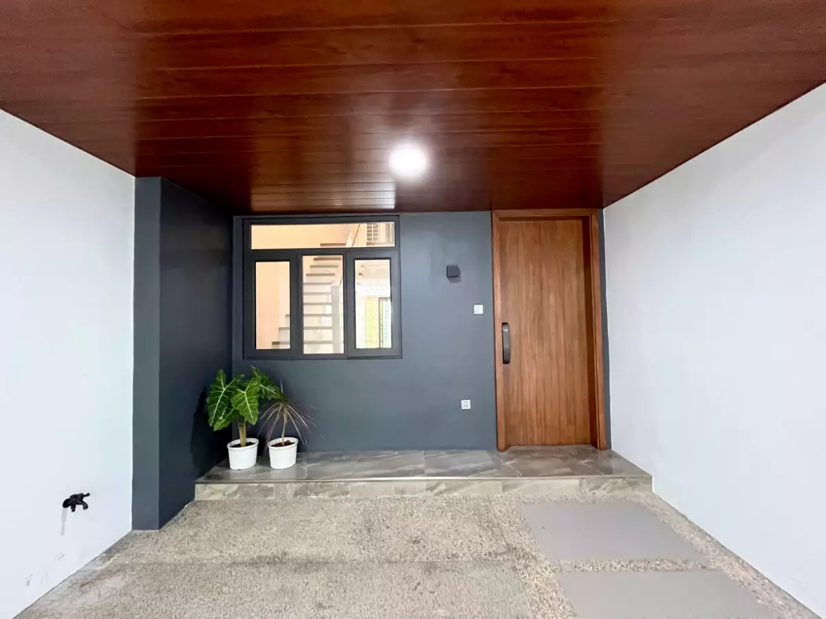 BRAND NEW 3 STOREY MODERN TOWNHOUSE  - photo 3