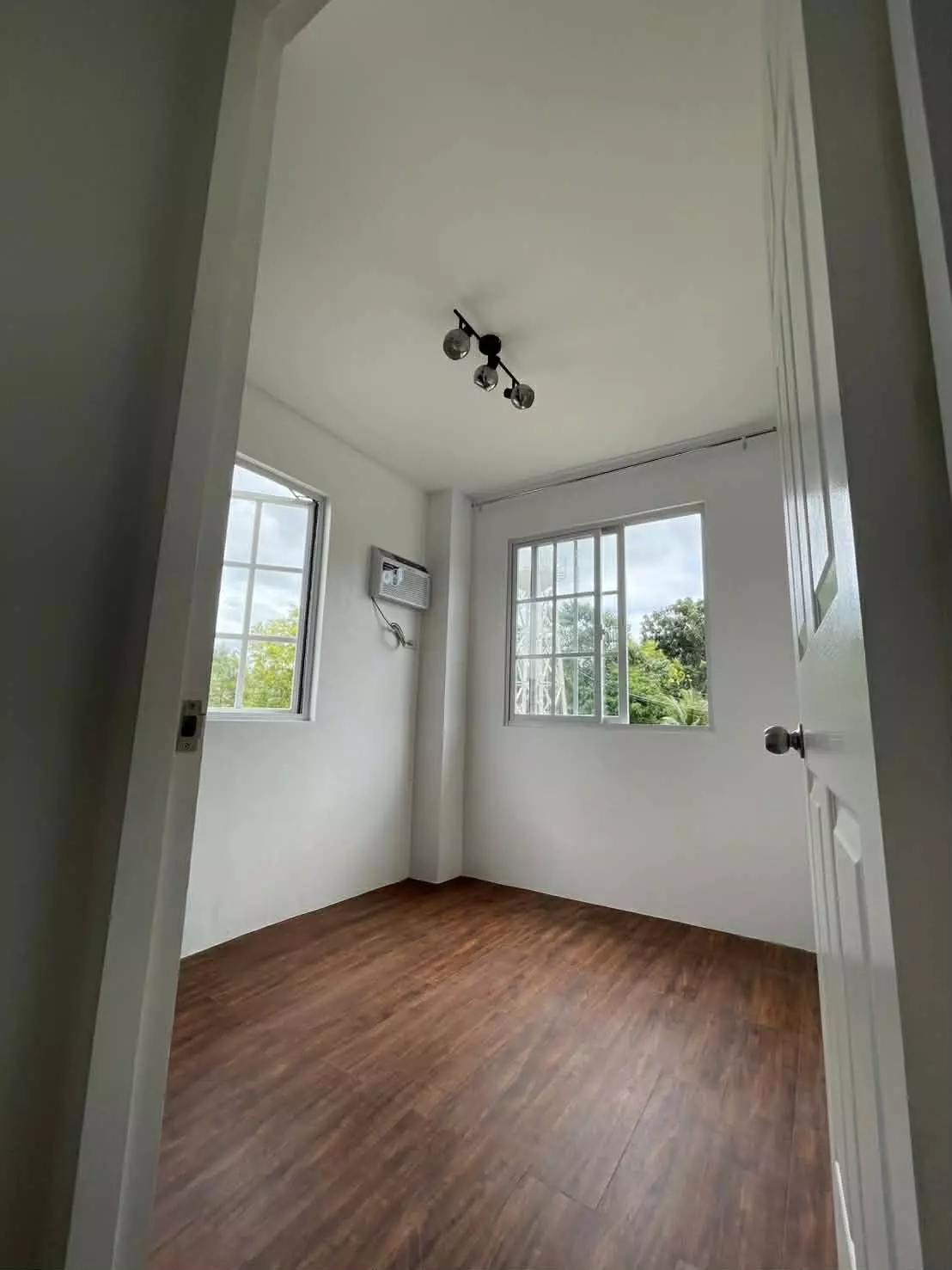 Open photo 16 of 21 — House and Lot for Sale Palacios Grande -4Br