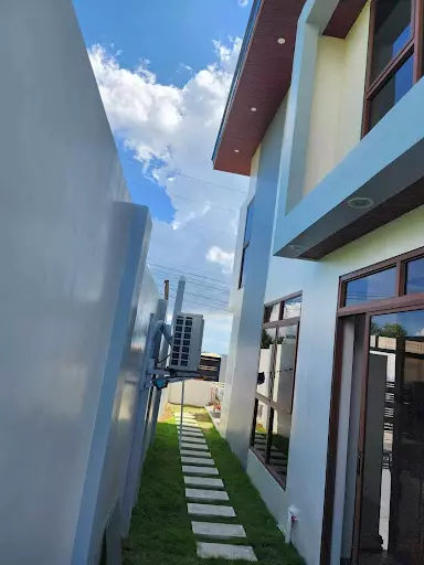 Open photo 20 of 23 — 4-Bedroom Apartment for Sale in Talisay, Cebu