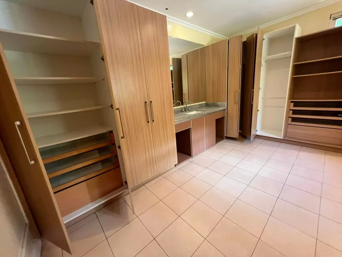 2 Storey House and Lot in Maria Luisa Estate Park For Sale - photo 4