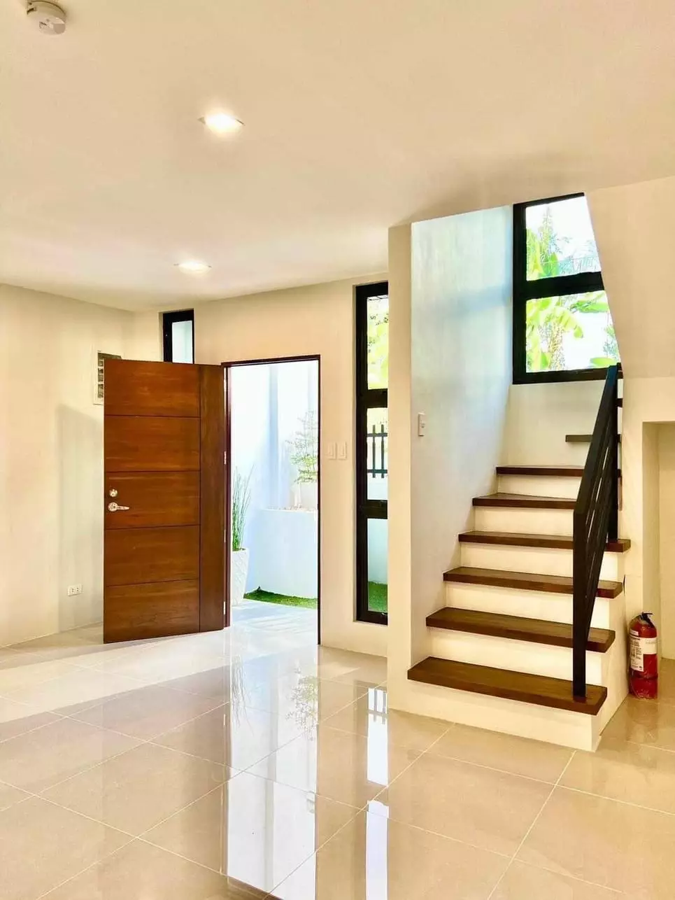 Brand New Modern House & Lot CLEAN TITLE - photo 6