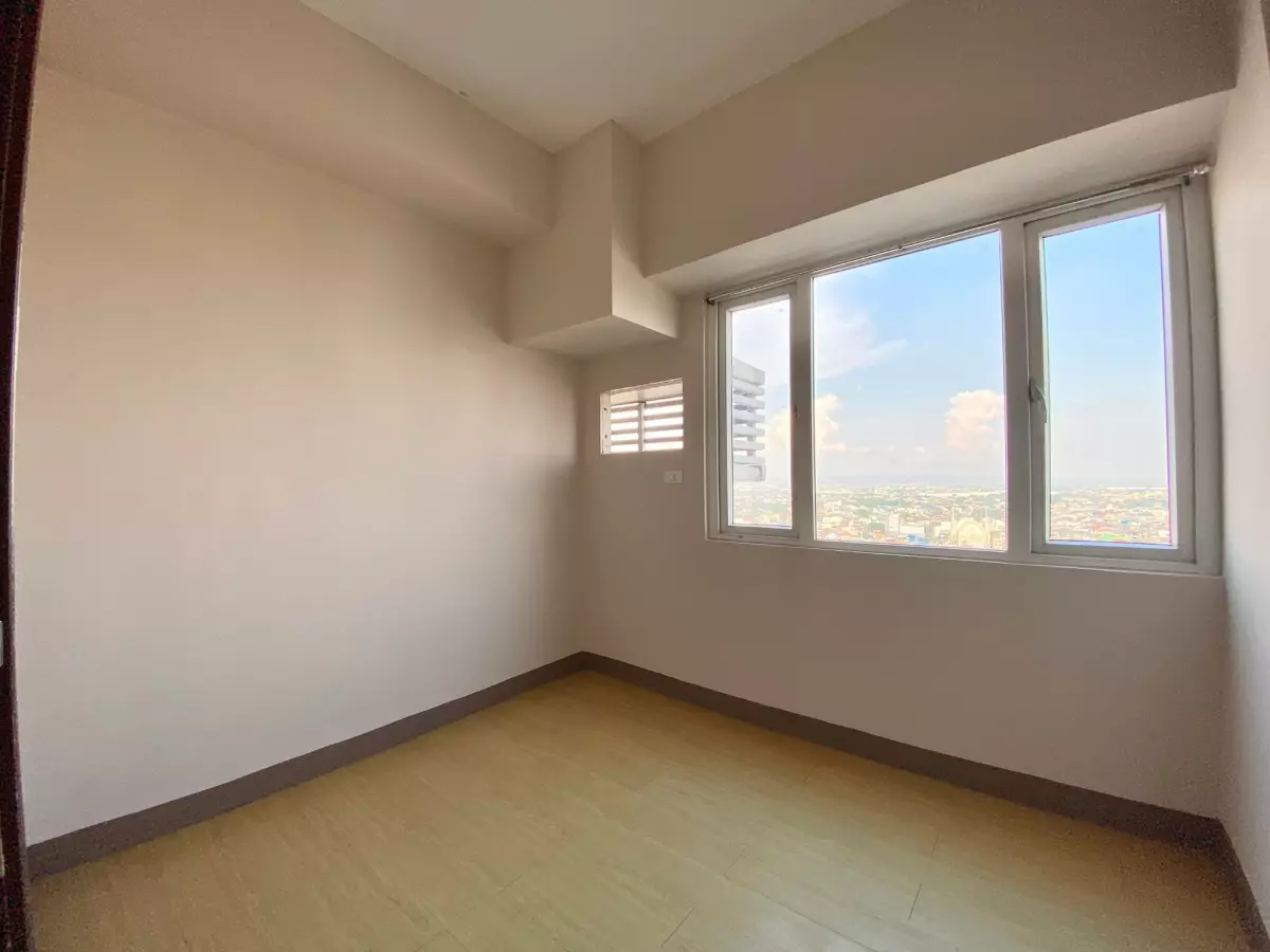 UNFURNISHED 1BR UNIT FOR LEASE at Ridgewood Towers   - photo 5