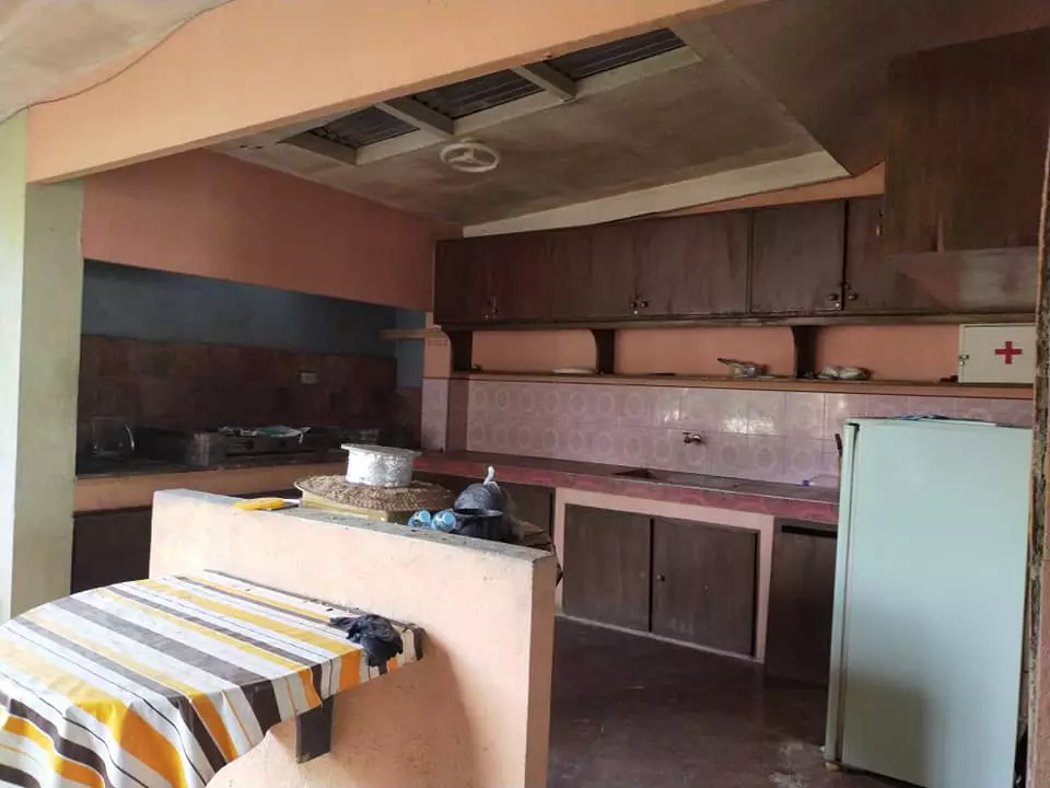 4 bedrooms 4 toilet and bath house for sale in Poblacion Baclayon 100 meters to the beach - photo 4