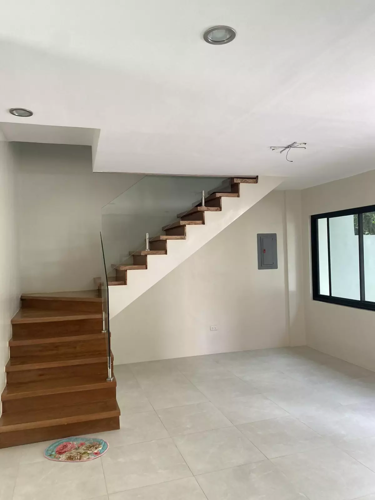 2 STOREY HOUSE AND LOT IN TALAMBAN — House and Lot in Cebu City, Cebu, Philippines — Photo 3