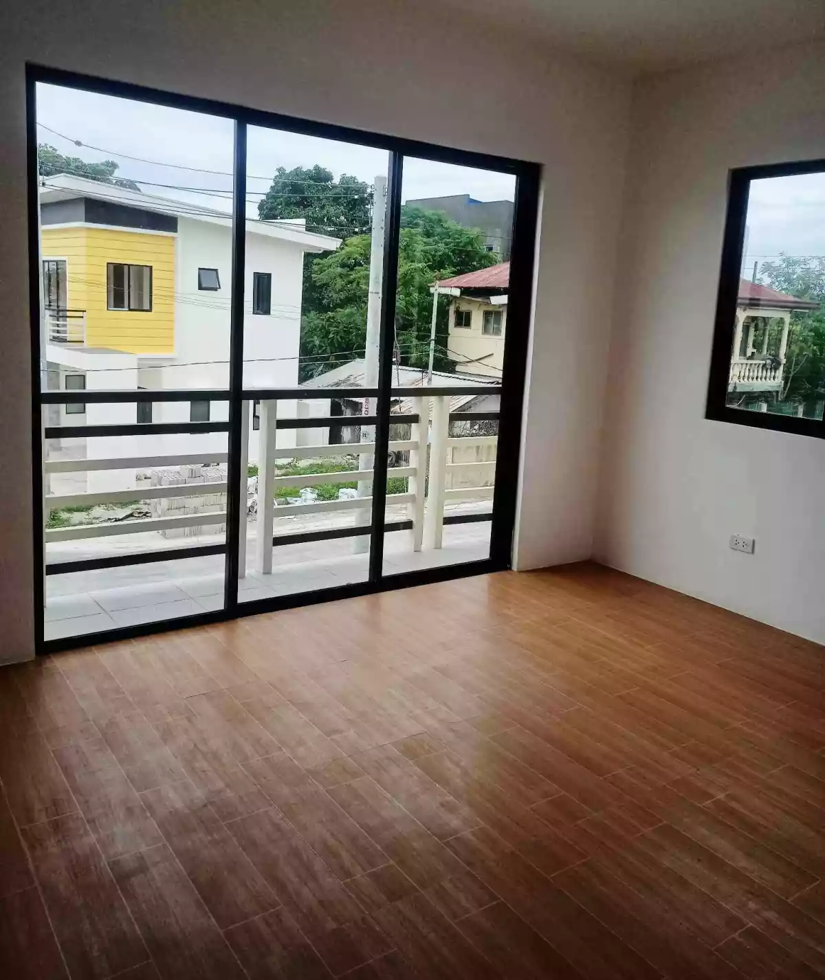 House for Assume in Breeza Scapes — House and Lot in Locata Road, Lapu-Lapu City, Cebu — Photo 5