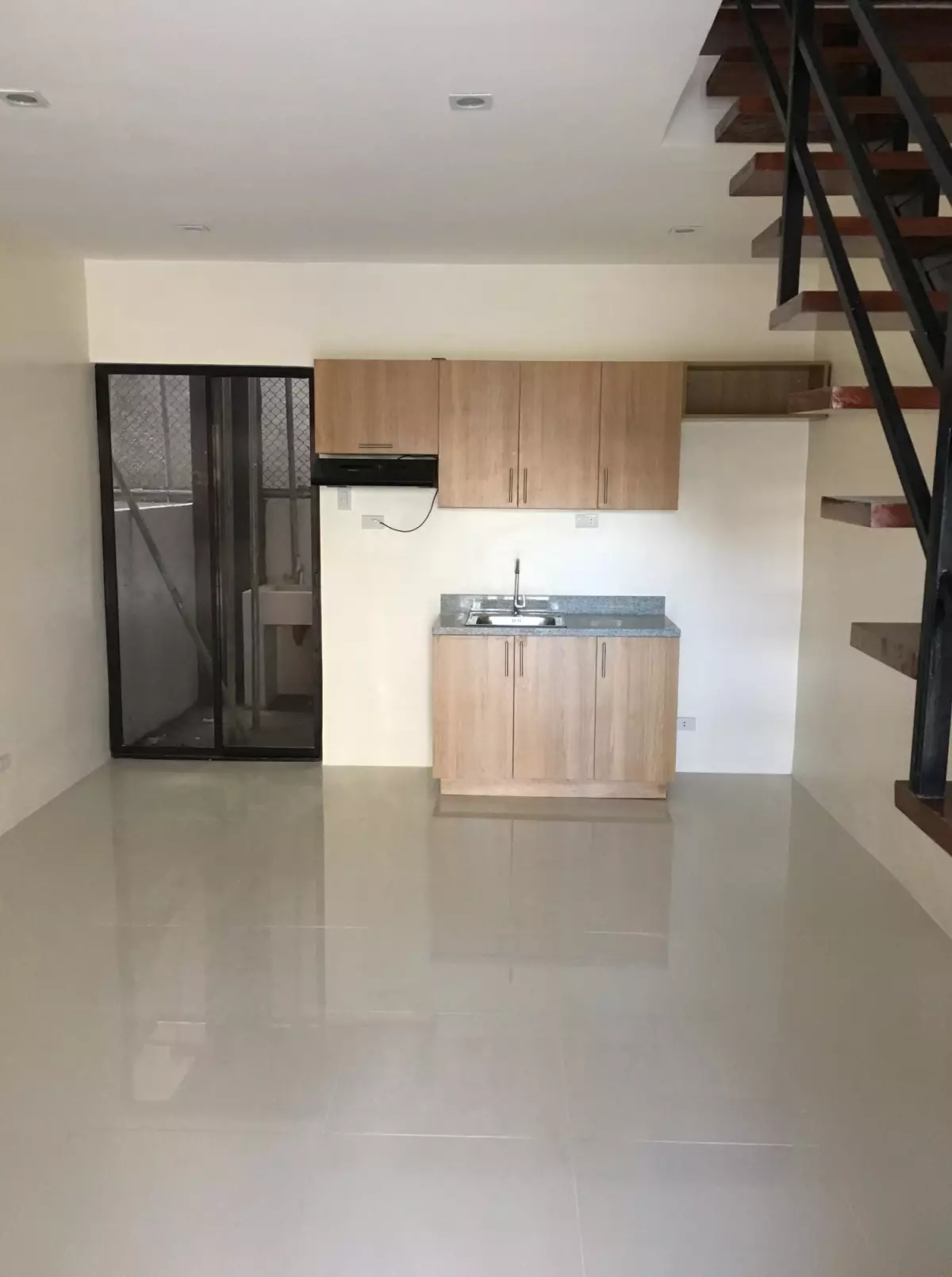 25K TOWNHOUSE FOR RENT IN NORTHWOOD RESIDENCES — House and Lot in H Abellana, Mandaue City, Cebu — Photo 3
