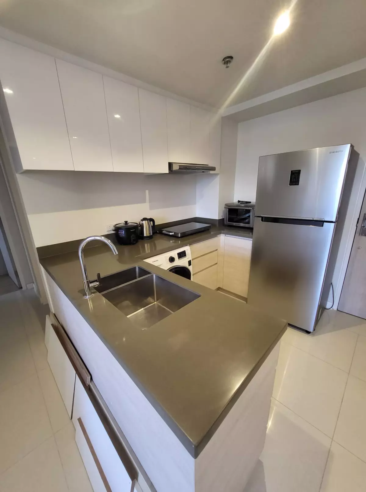 Fully furnished  2Bedroom with Balcony RFO unit  in Mandani Bay Tower 1 - photo 7