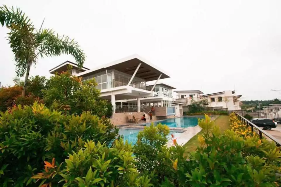 Open photo 13 of 13 — Velmiro Heights for Rent