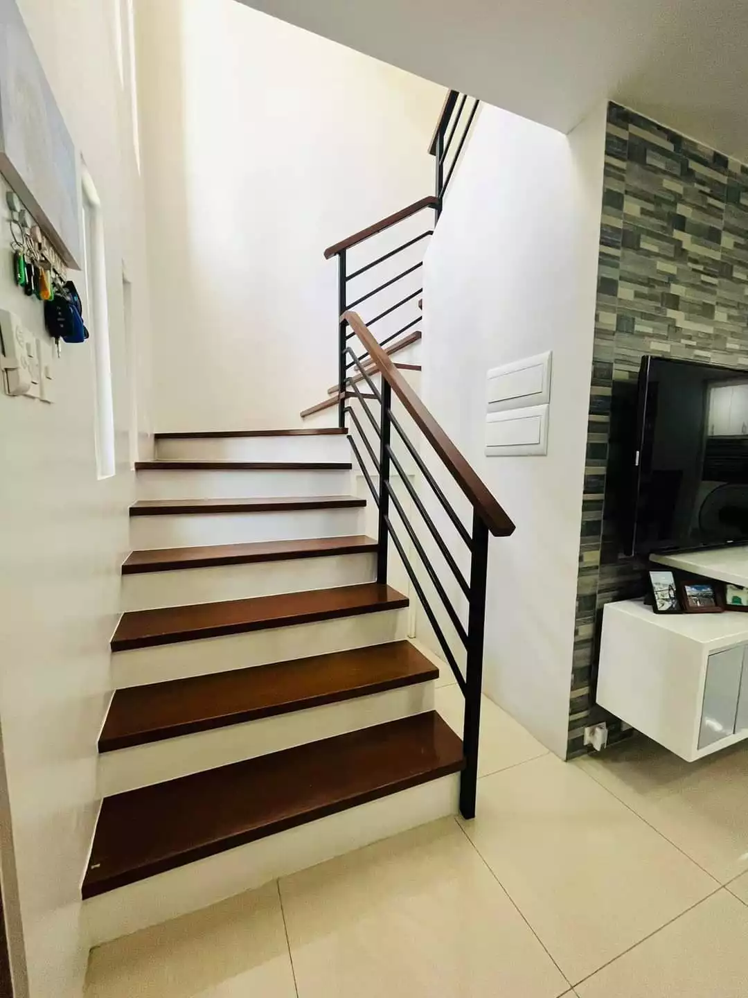 Open photo 15 of 26 — 2-Storey Single Attached House and Lot (Fully-furnished)