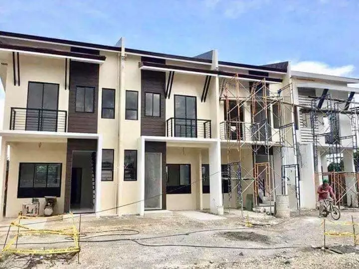 Serenis South Townhouse for Assume — House and Lot in Talisay, Cebu, Philippines — Photo 7